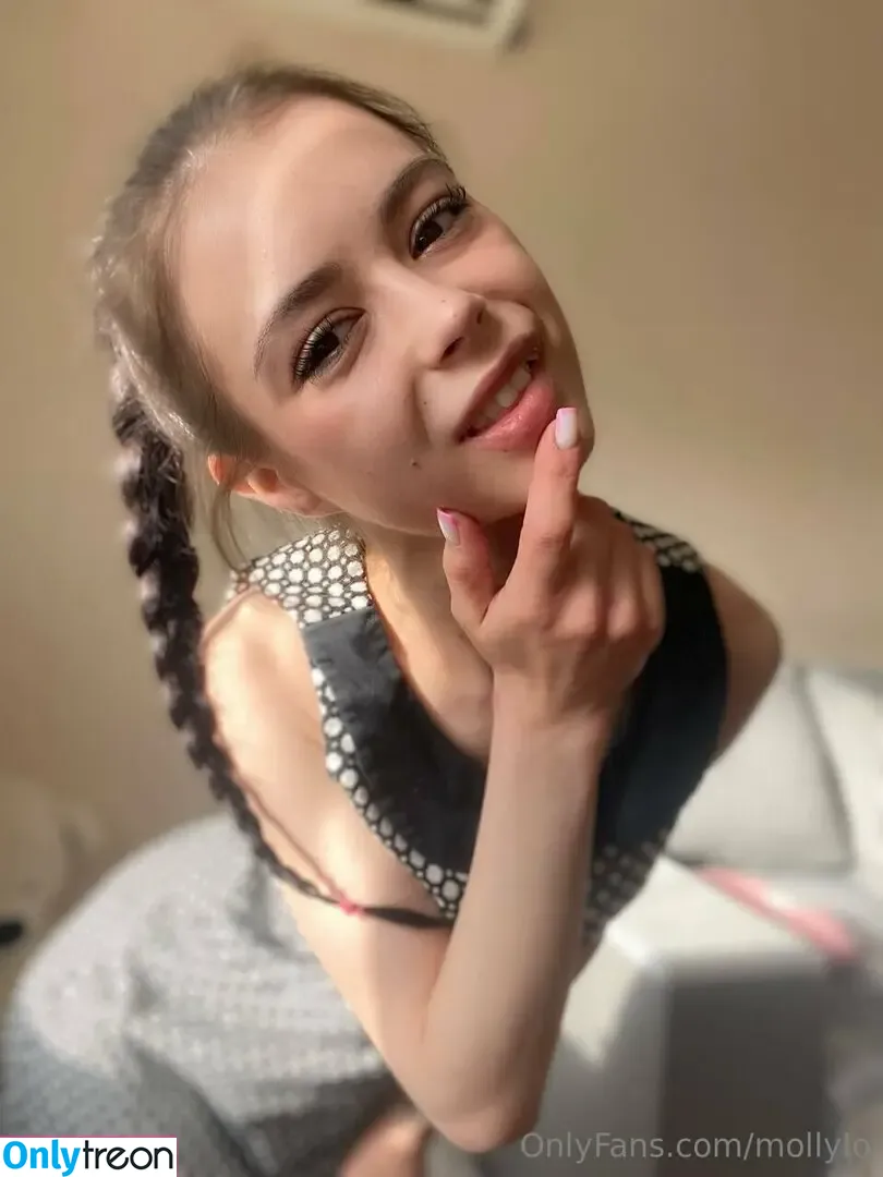 mollylo nude photo #0071 (mollylo93)