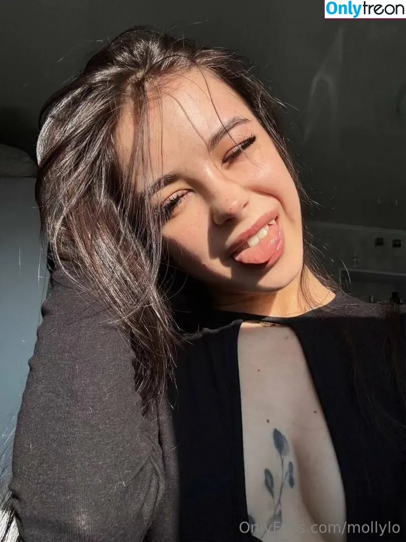 mollylo nude photo #0119 (mollylo93)