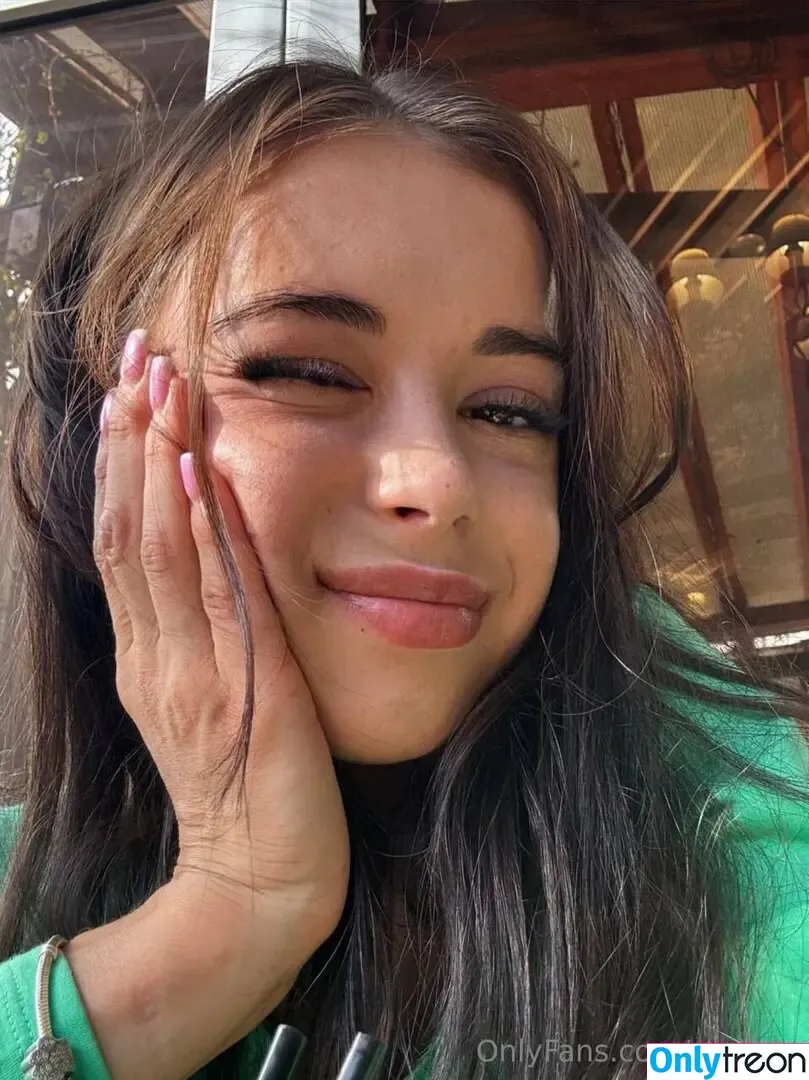 mollylo nude photo #0123 (mollylo93)