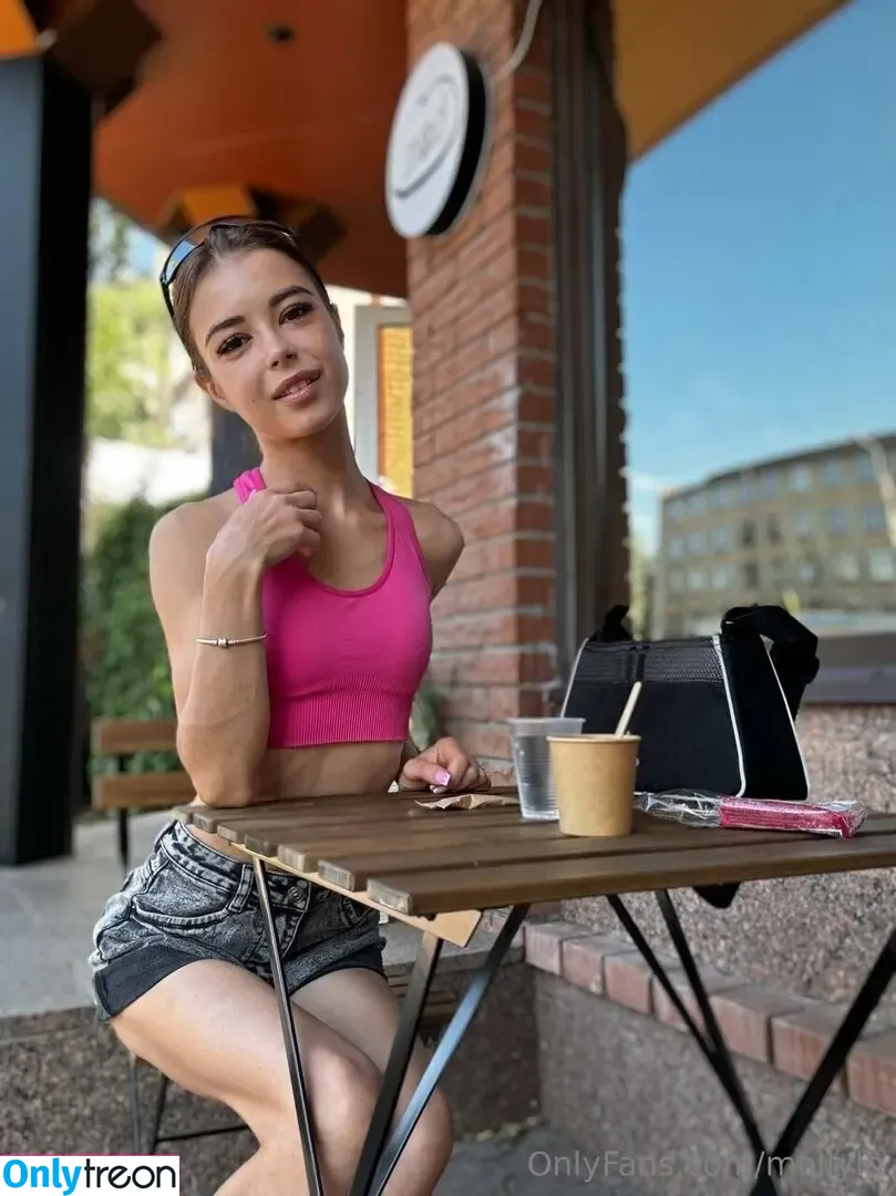 mollylo nude photo #0136 (mollylo93)