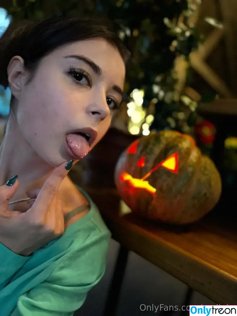 mollylo nude photo #0170 (mollylo93)