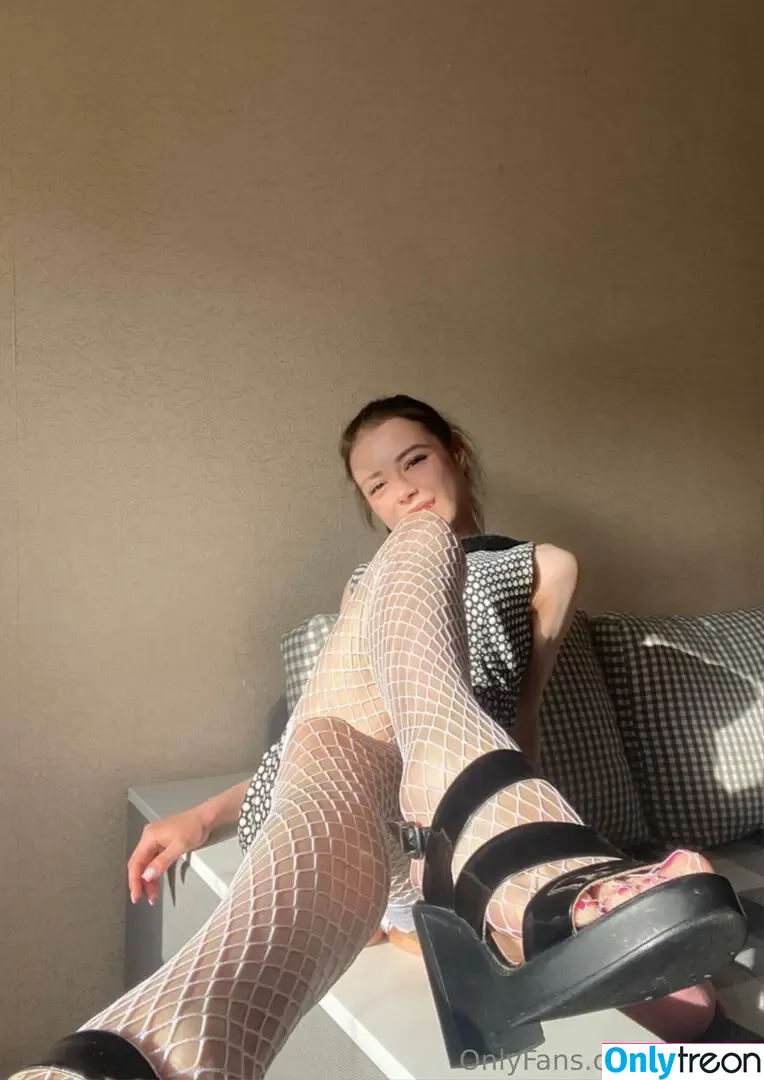 mollylo nude photo #0183 (mollylo93)