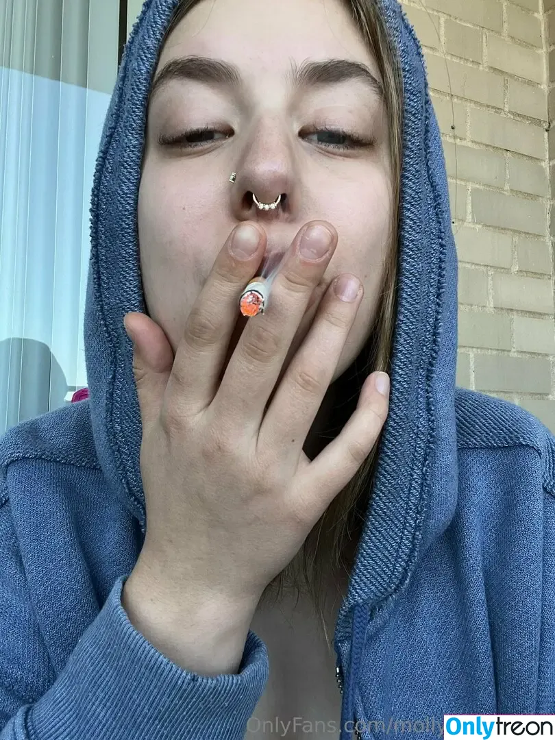 mollymaeishigh nude photo #0051 (mollymae)