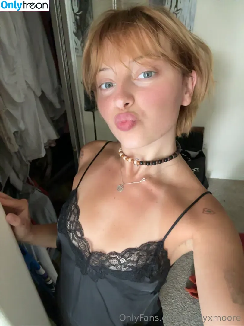 mollyxmoore голая photo #0052 (mollymae)