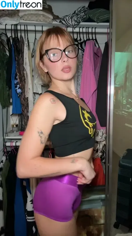 mollyxmoore nude photo #0095 (mollymae)