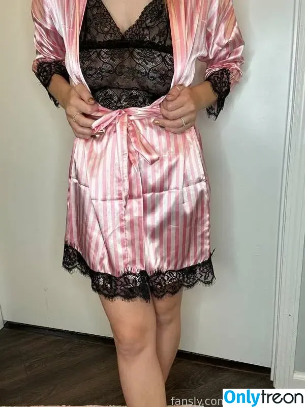 mommelonss nude photo #0194 (mommelonss)
