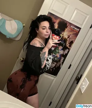 Mommyprincessuwu / mommyprincess_ / uwumilf nude photo #0010