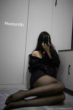 MomoYih / momo nude photo #0022