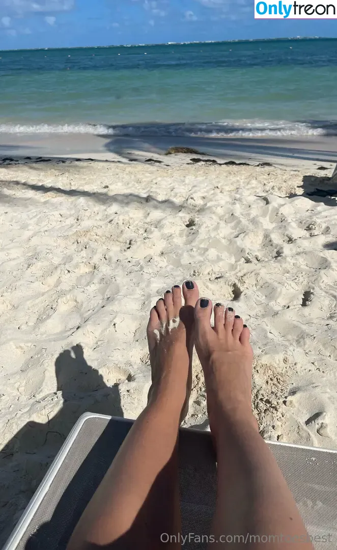 momtoesbest nude photo #0120 (mommynosbest)