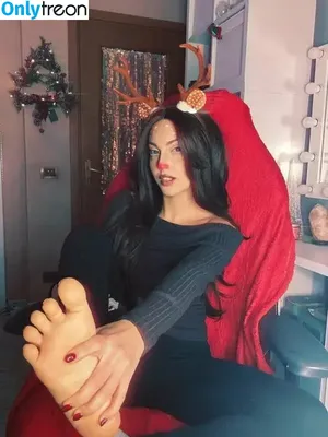 Mona Schon / Italian Streamer / monaschon nude photo #0040