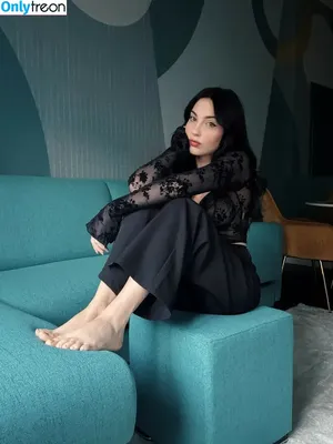 Mona Schon / Italian Streamer / monaschon nude photo #0082