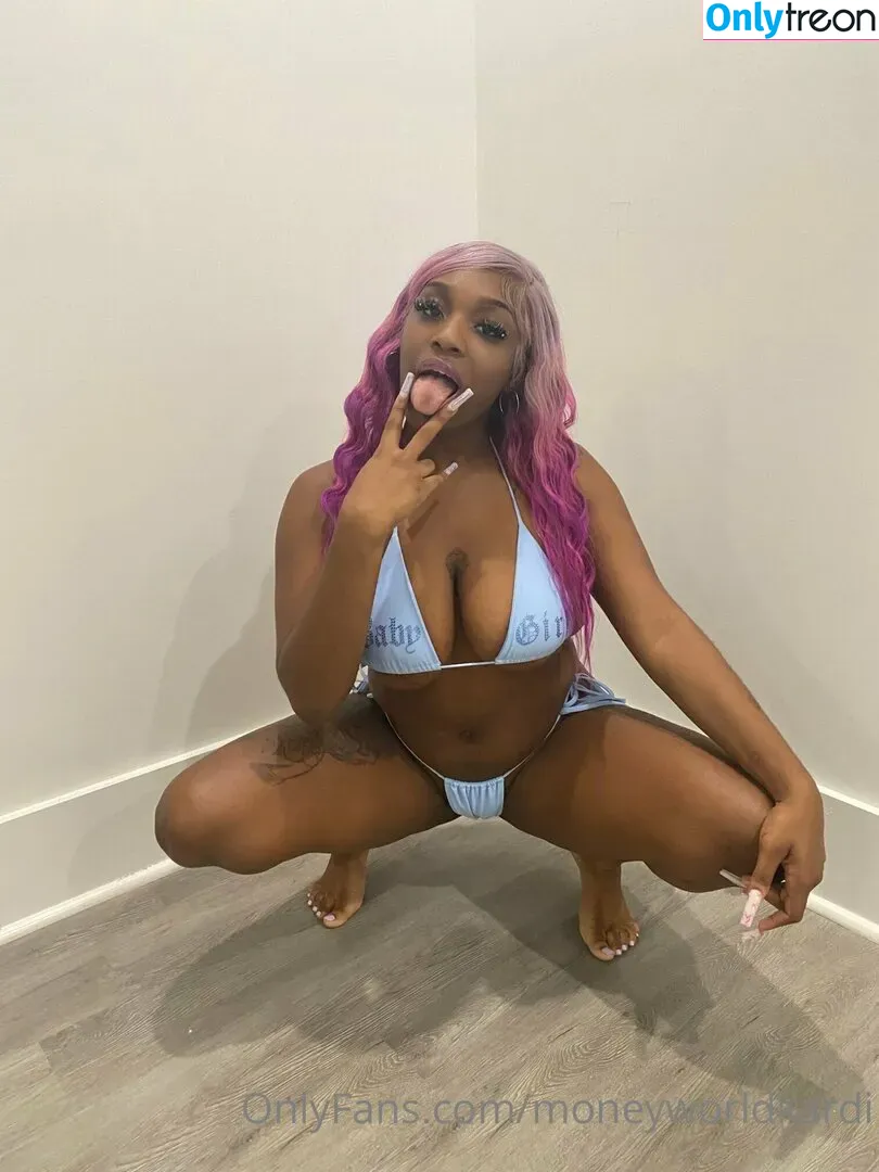 moneyworldkardi nude photo #0002 (mnywrldshow)