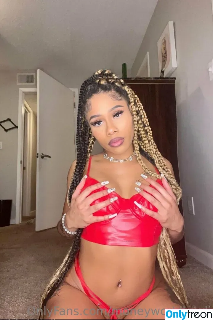moneyworldkardi nude photo #0056 (mnywrldshow)