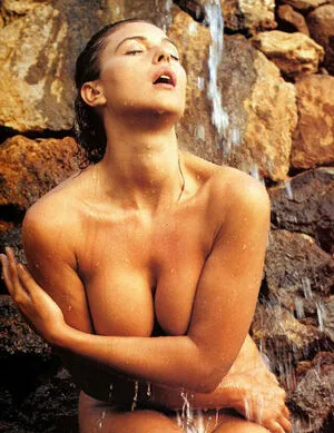 Monica Bellucci / bellucciginebra / monicabellucciofficiel nude photo #0231