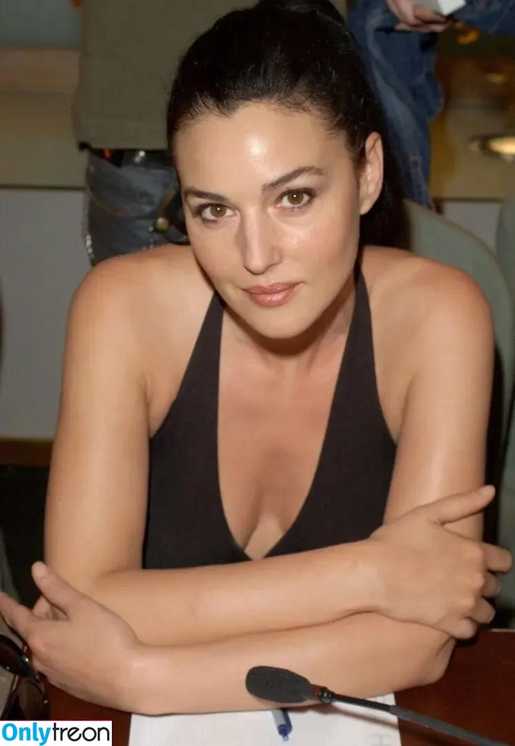 Monica Bellucci голая photo #1377 (aMonicaBellucci / bellucciginebra / monicabellucciofficiel)