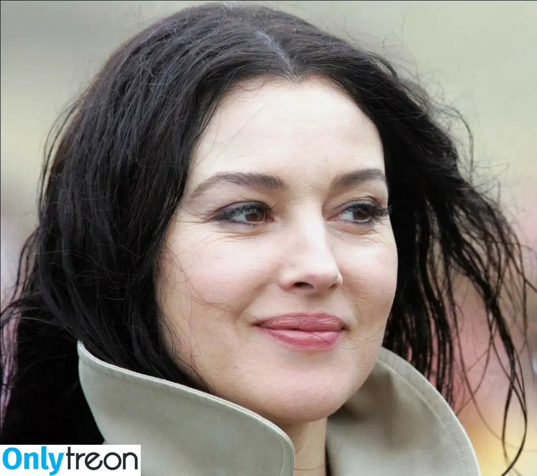Monica Bellucci голая photo #1398 (aMonicaBellucci / bellucciginebra / monicabellucciofficiel)