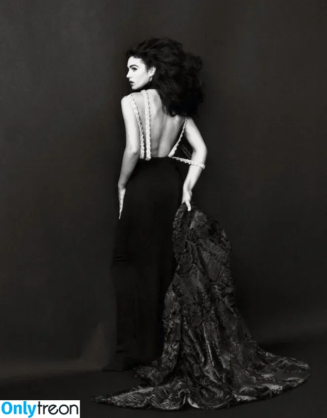 Monica Bellucci голая photo #1643 (aMonicaBellucci / bellucciginebra / monicabellucciofficiel)