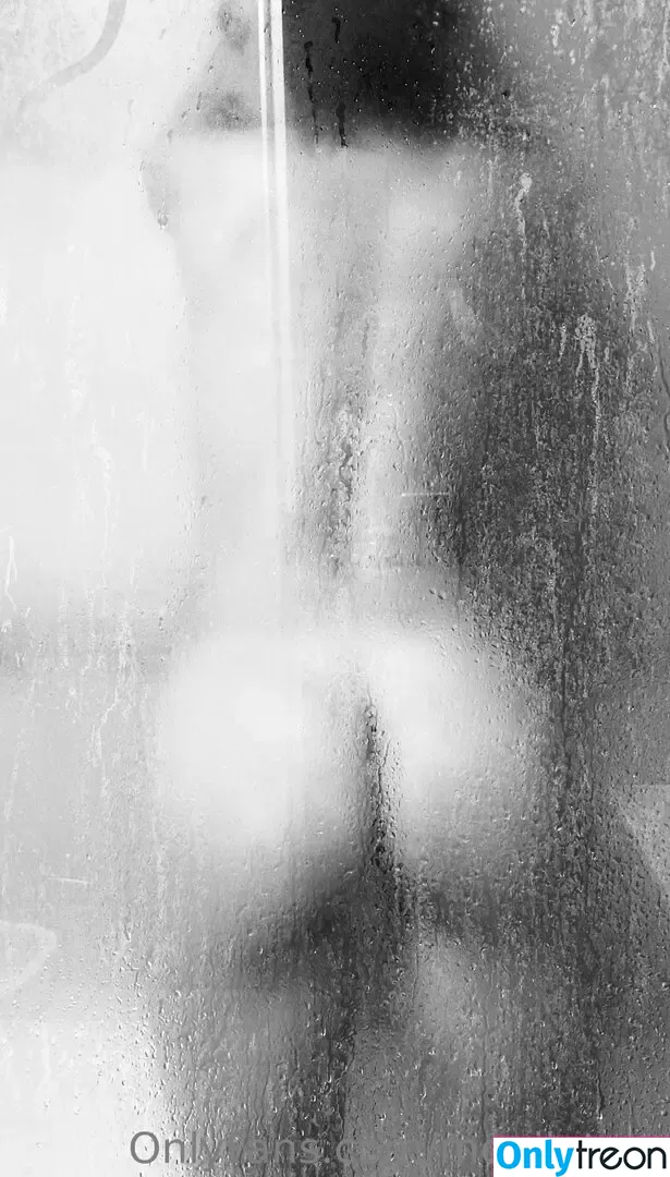 monik.troy nude photo #0012 (monique.troy)