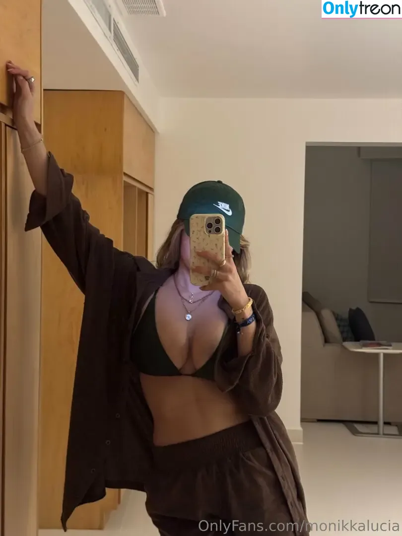 monikkalucia nude photo #0031 (monikkamancini)