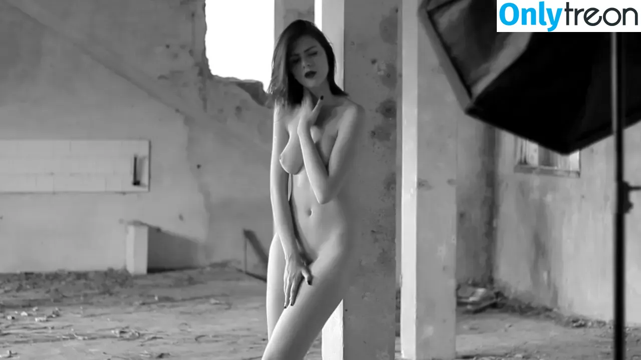 monsilvaa nude photo #0008 (moesilva)