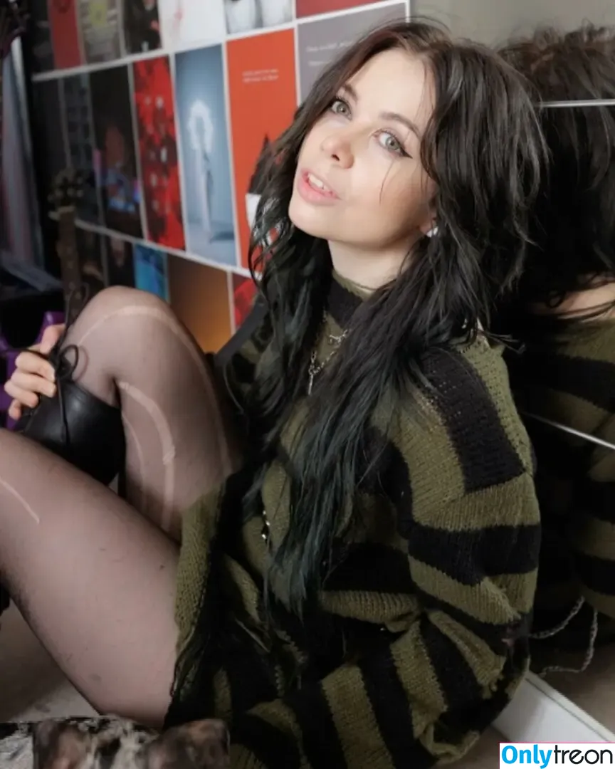 Moo Smith nude photo #0003 (itsmoosmith / killinitqueen)
