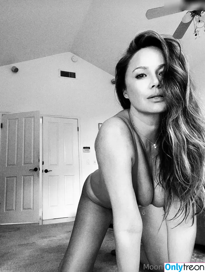 Moon Bloodgood голая photo #0062 (realmoonbloodgood)