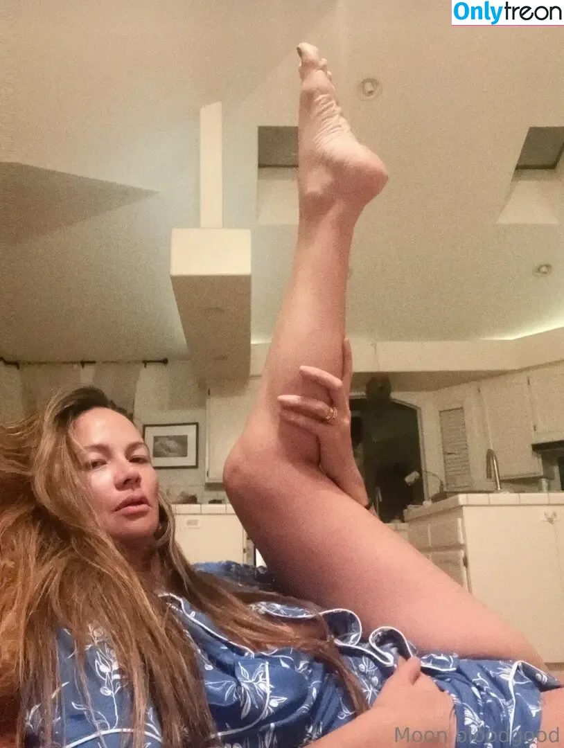 Moonbloodgood nude photo #0002 (realmoonbloodgood)