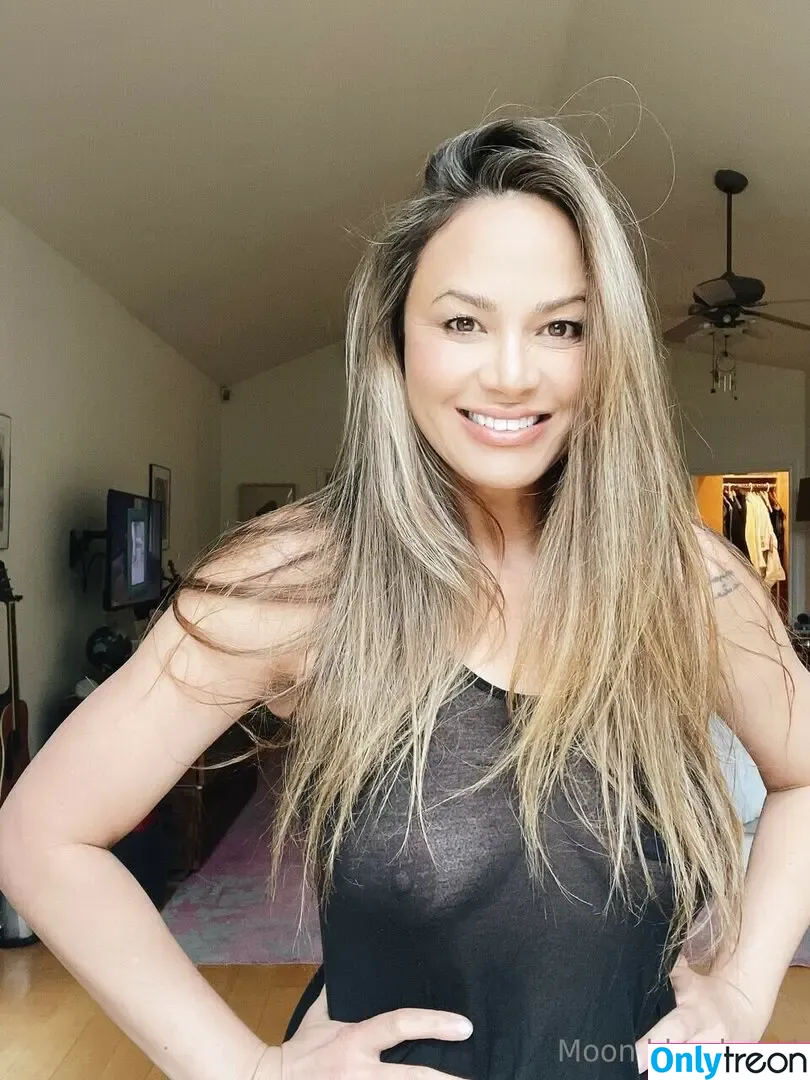 Moonbloodgood nude photo #0016 (realmoonbloodgood)