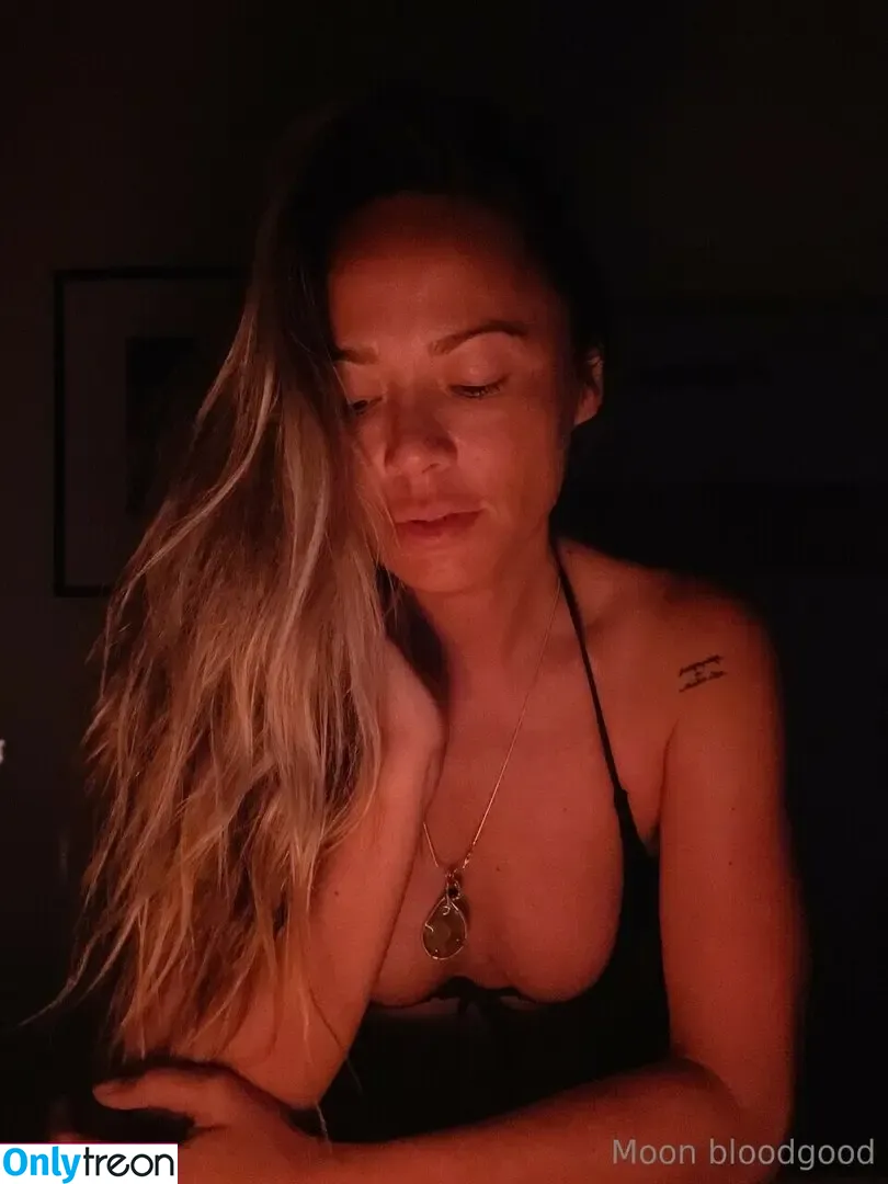 Moonbloodgood nude photo #0019 (realmoonbloodgood)