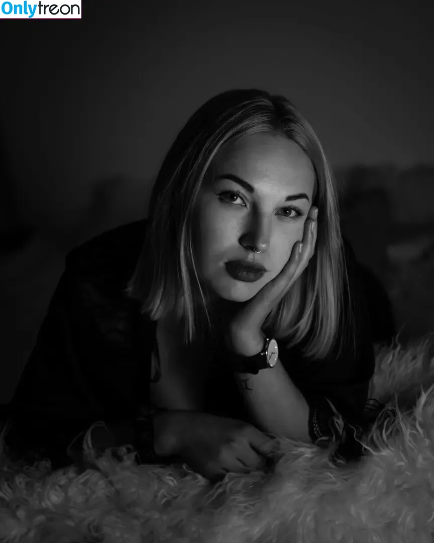 mooon_vibes голая photo #0011 (mirandamore)
