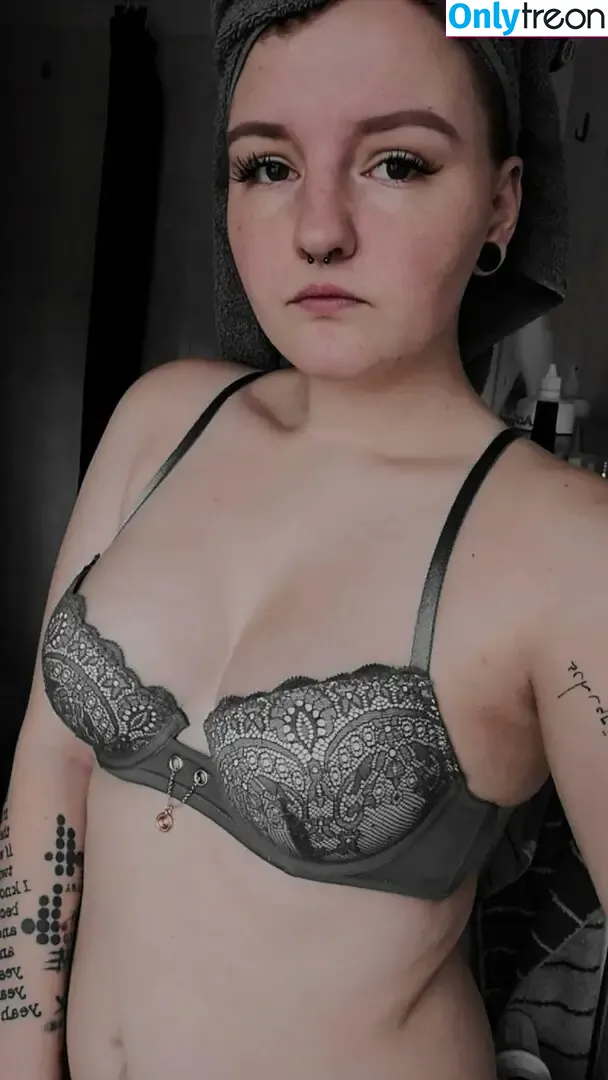 mopsiie голая photo #0017 (mopsiie_2.1)
