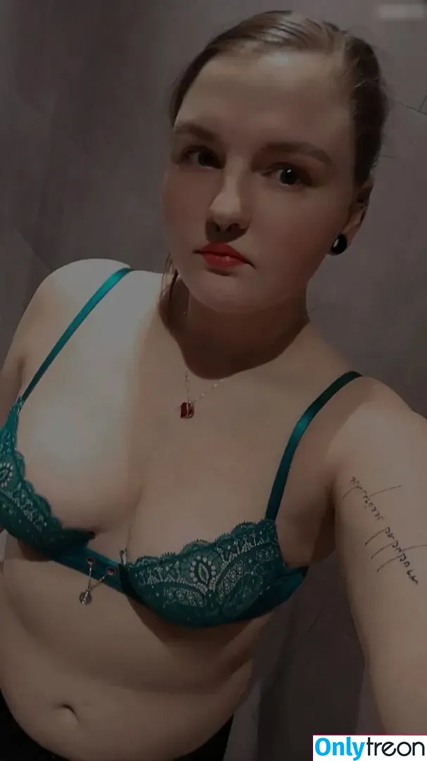 mopsiie nude photo #0084 (mopsiie_2.1)