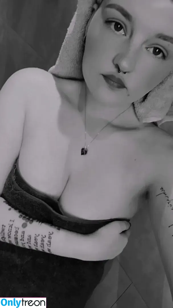 mopsiie голая photo #0093 (mopsiie_2.1)