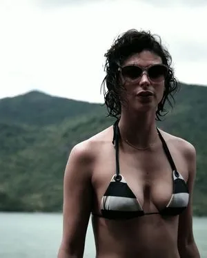 Morena Baccarin / morenabaccarin фото голая #0015