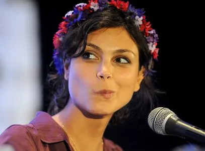 Morena Baccarin / morenabaccarin фото голая #0022