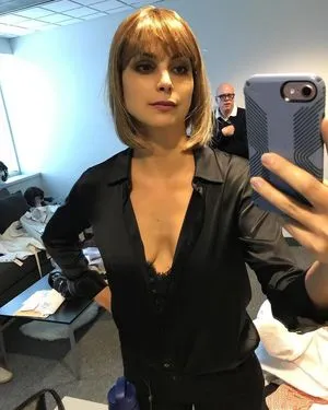 Morena Baccarin / morenabaccarin фото голая #0027