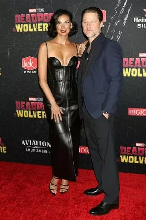 Morena Baccarin / morenabaccarin фото голая #0298
