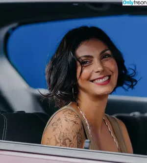 Morena Baccarin / morenabaccarin nude photo #0500