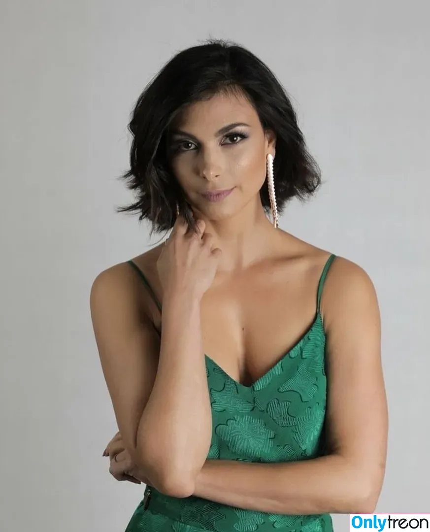 Morena Baccarin nude photo #0011 (morenabaccarin)