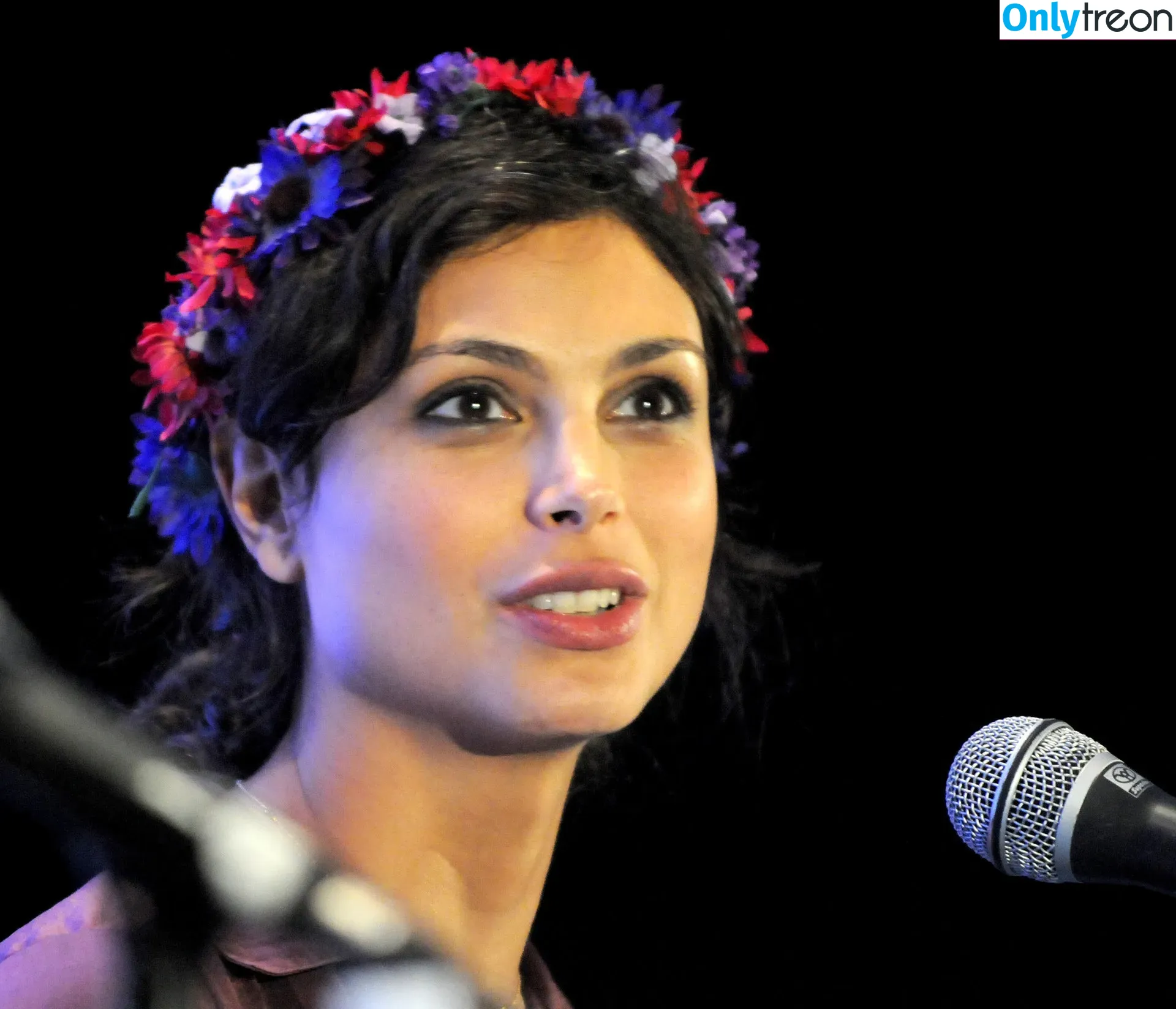 Morena Baccarin nude photo #0039 (morenabaccarin)