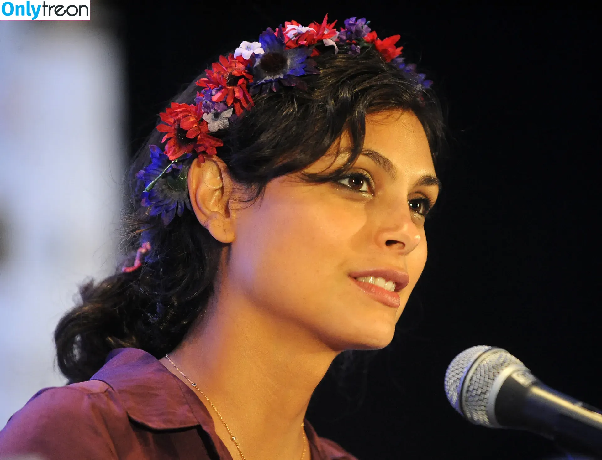 Morena Baccarin голая photo #0040 (morenabaccarin)