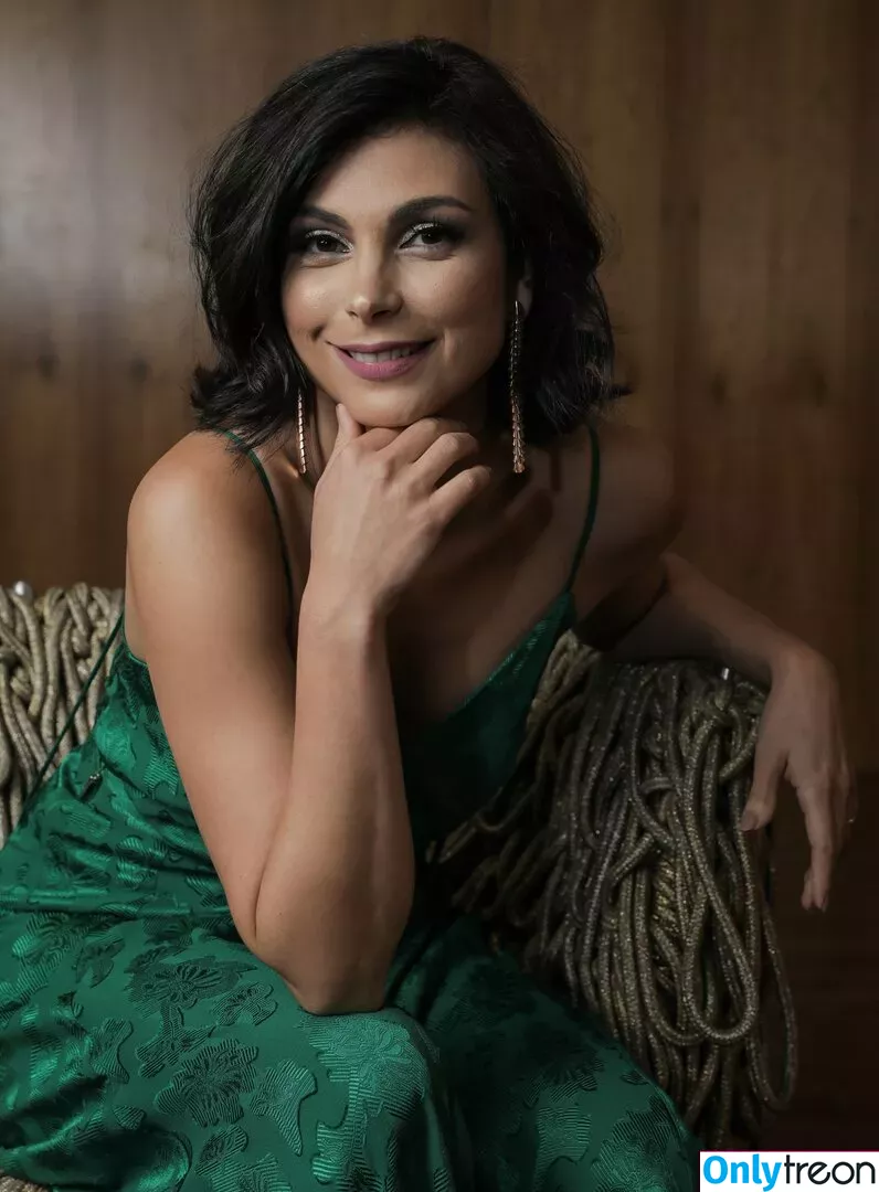 Morena Baccarin nude photo #0146 (morenabaccarin)