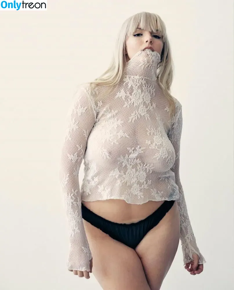 Morgan Cozzi nude photo #0002 (Daisy Chains / Daisy Jean / morganiscozy)