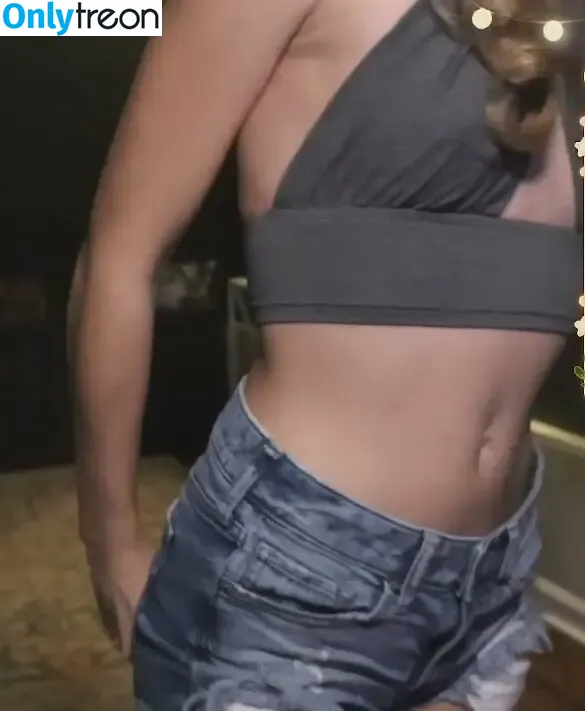 Morgan Cryer nude photo #0001 (MorganCryer Themorgancryer / morgancryer / themorgancryer)