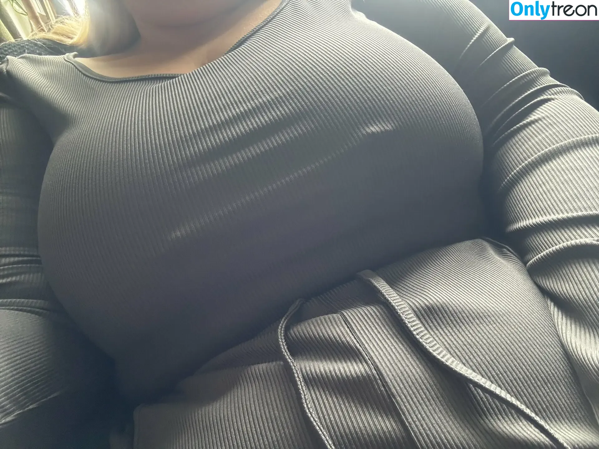 Morganaprilx nude photo #0014 (peachandmelonsx)