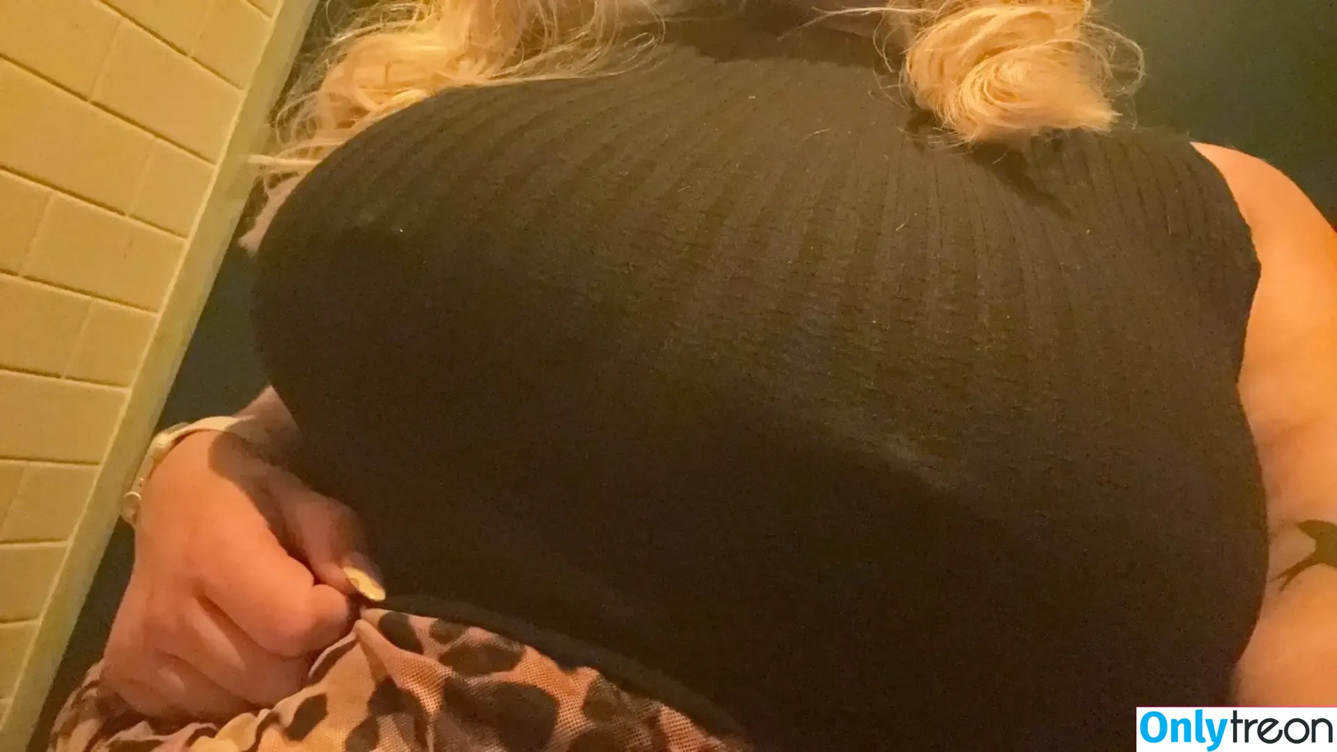Morganaprilx nude photo #0023 (peachandmelonsx)