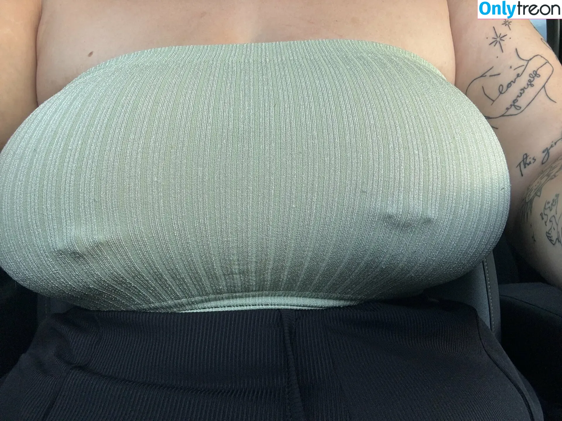 Morganaprilx голая photo #0049 (peachandmelonsx)