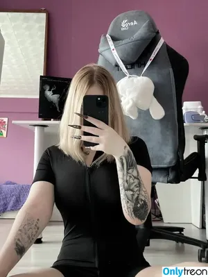 Morphe_ya nude photo #0009