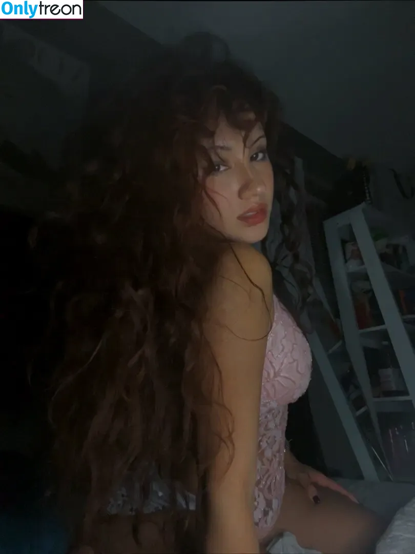 Mostrandomthanrandom nude photo #0039 (Emibel Hernandez / violet_m_ramos.fan)