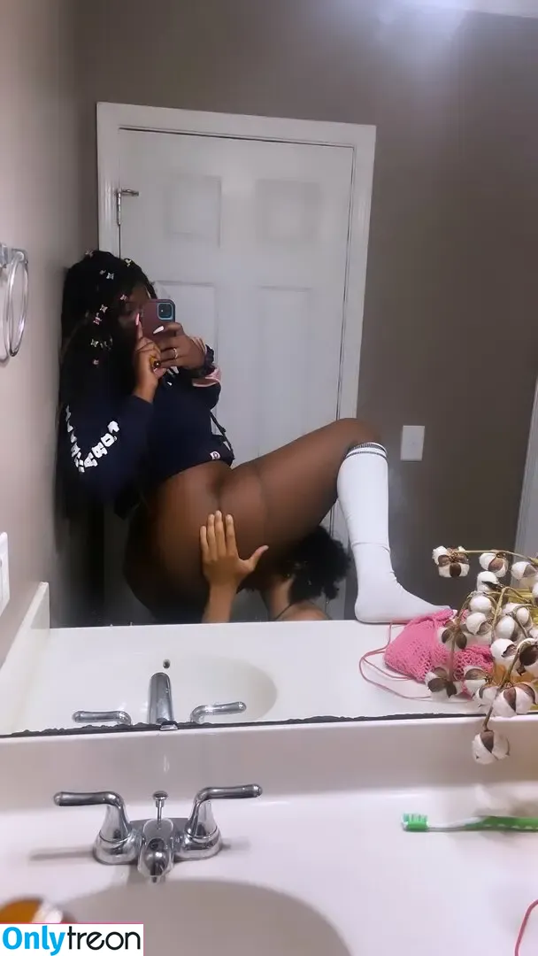 Mouff nude photo #0003 (theillusionaddict)